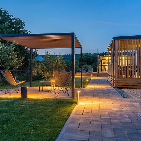 假日公园 Giardino - New Mobile In Olive Garden, Ev Plug-in Station