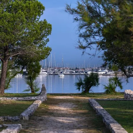 Πάρκο διακοπών Giardino - New Mobile In Olive Garden, Ev Plug-in Station Sukošan