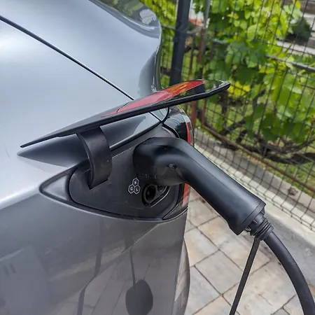 Giardino - New Mobile In Olive Garden, Ev Plug-in Station Village de vacances