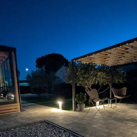 Village de vacances Giardino - New Mobile In Olive Garden, Ev Plug-in Station Sukošan