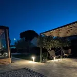 Vakantiepark Giardino - New Mobile In Olive Garden, Ev Plug-in Station Sukošan