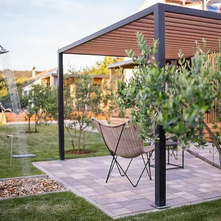 Giardino - New Mobile In Olive Garden, Ev Plug-in Station Ferienpark Sukošan