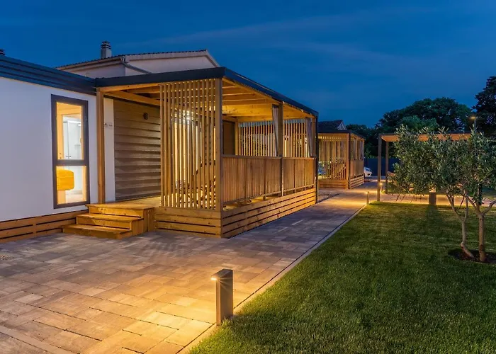 Tatil parkı Giardino - New Mobile In Olive Garden, Ev Plug-in Station Sukošan