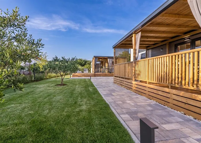 Giardino - New Mobile In Olive Garden, Ev Plug-in Station Tatil parkı