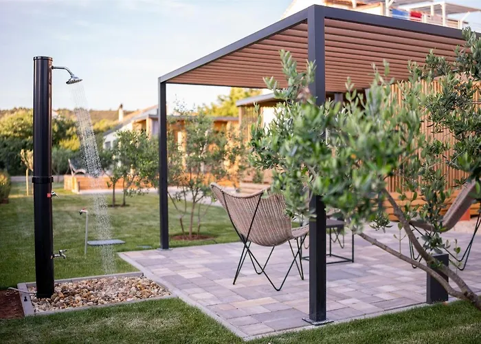 Giardino - New Mobile In Olive Garden, Ev Plug-in Station Tatil parkı Sukošan