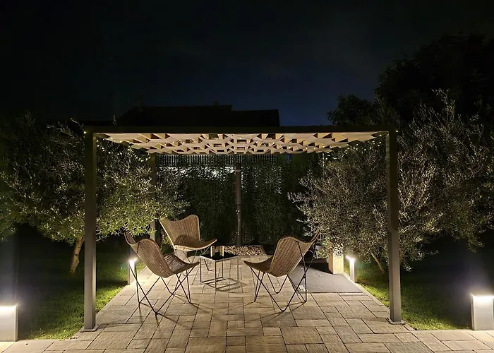 Giardino - New Mobile In Olive Garden, Ev Plug-in Station
